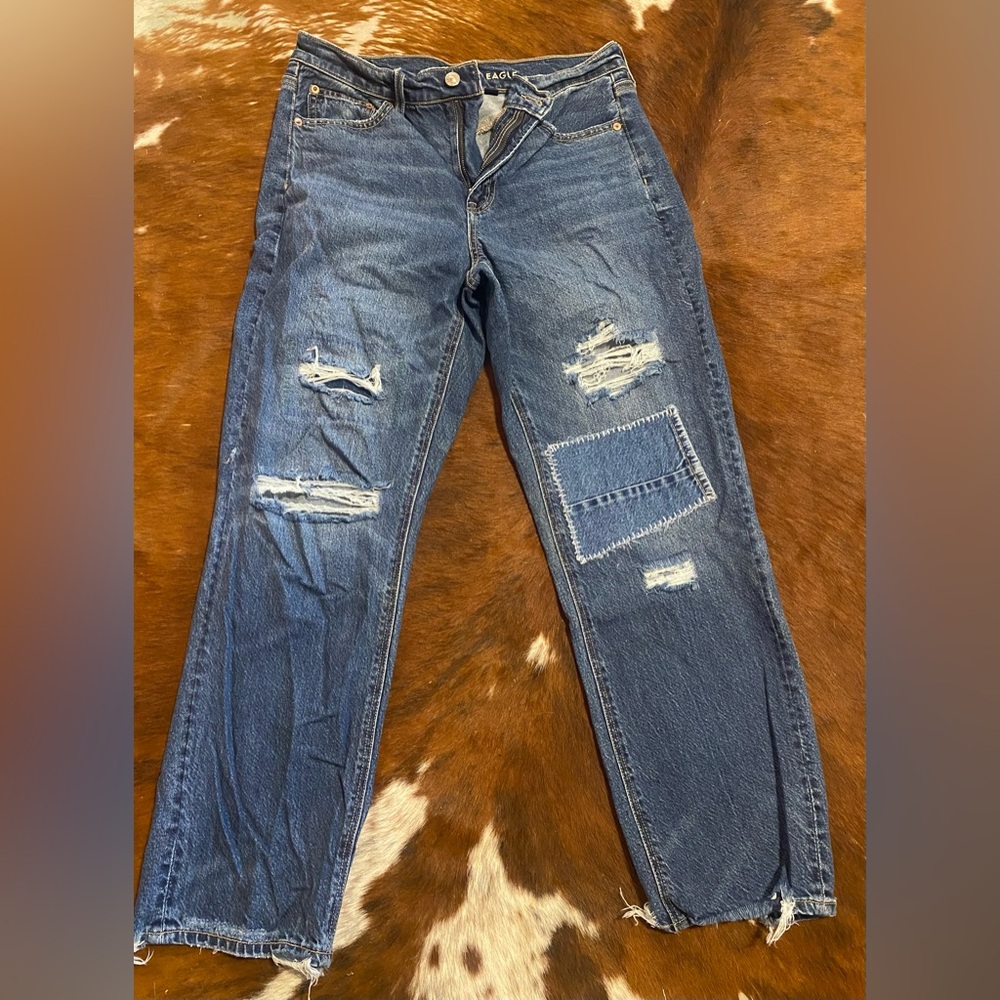 Old Navy jeans size 8x29
Factory distressed and patched. Only worn once.